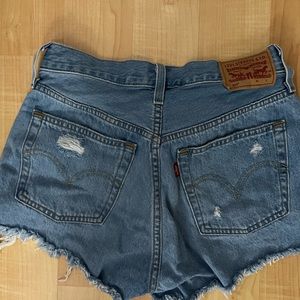 Levi High rise short